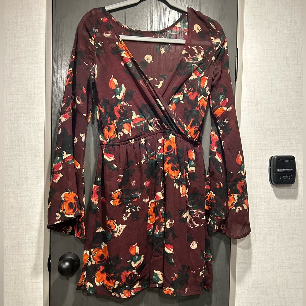 Abercrombie & Fitch flutter sleeve mini dress